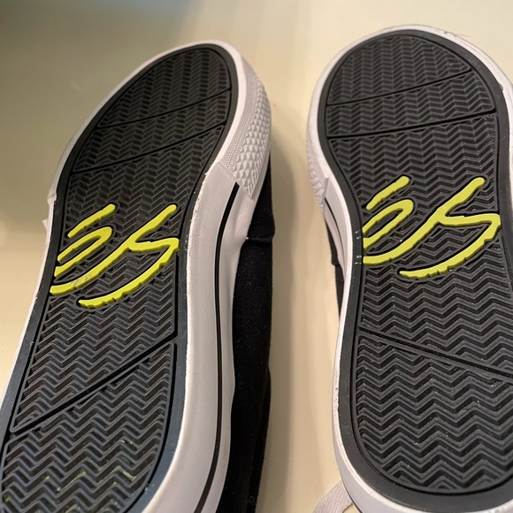 🎄🎄NWOB ES mens Skate sneaker. - Picture 2 of 6